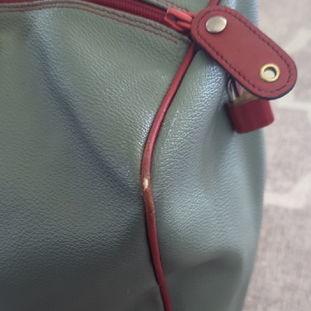 Valentino Garavani Style Green and Red Duffel Bag - Picture 8 of 17